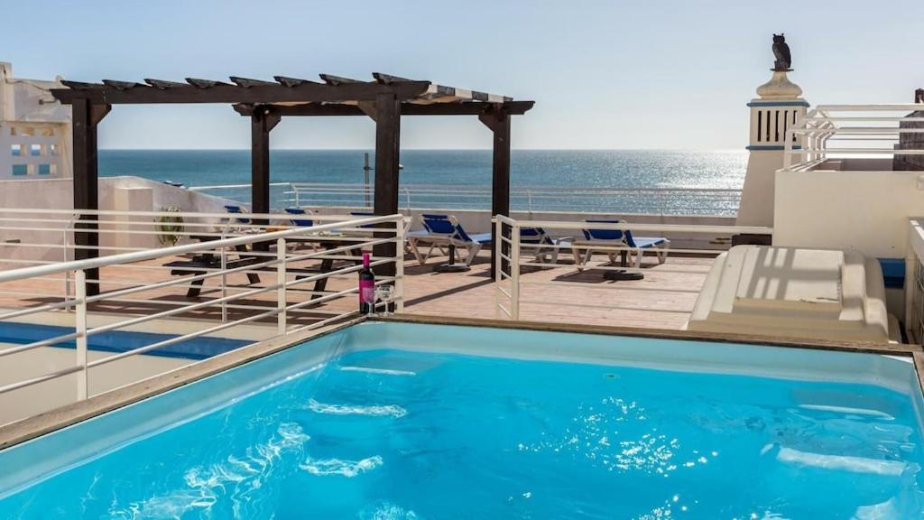Refurbished Beachfront House, Pool, Ac, Wifi, Albufeira, Sea View Экстерьер фото