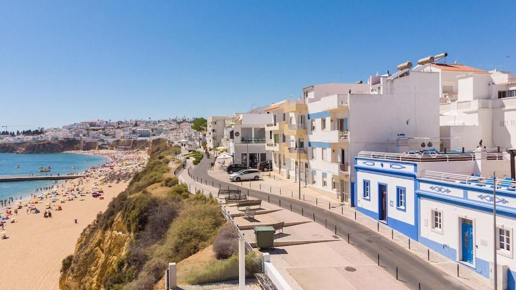 Refurbished Beachfront House, Pool, Ac, Wifi, Albufeira, Sea View Экстерьер фото